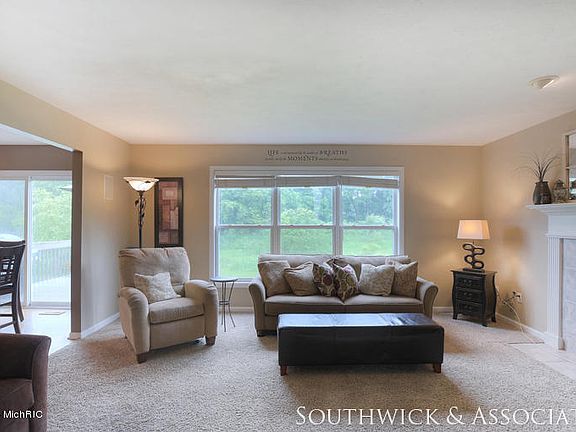 4th image of 7760 Deer Grove Ct NE