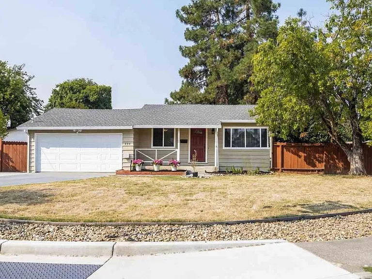 894 Santa Cruz Dr — Photo 7