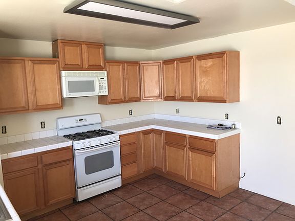2nd image of 52230 Avenida Martinez