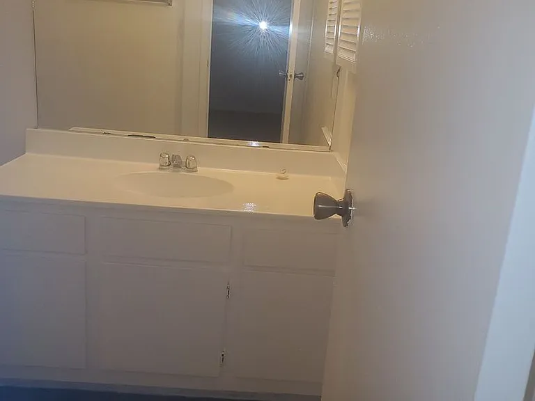 Ashford Creek Apartments — Photo 12