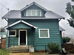 466 N 4th Ct, Coos Bay, OR 97420