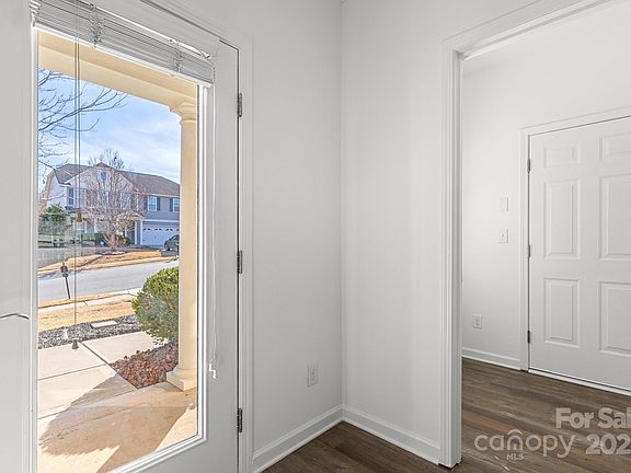 4th image of 105 Kendrick Meadow Ln