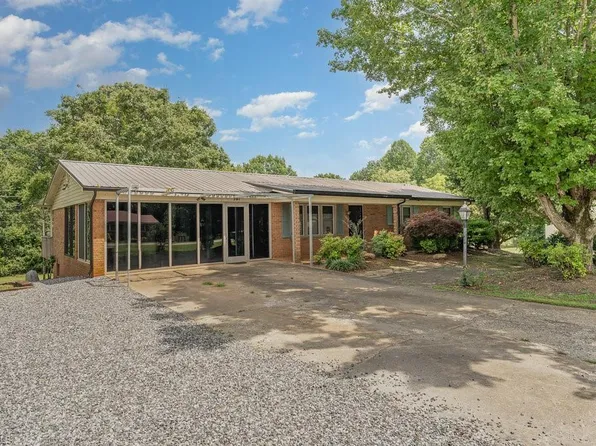 201 Sigmon Rd, Statesville, NC 28677