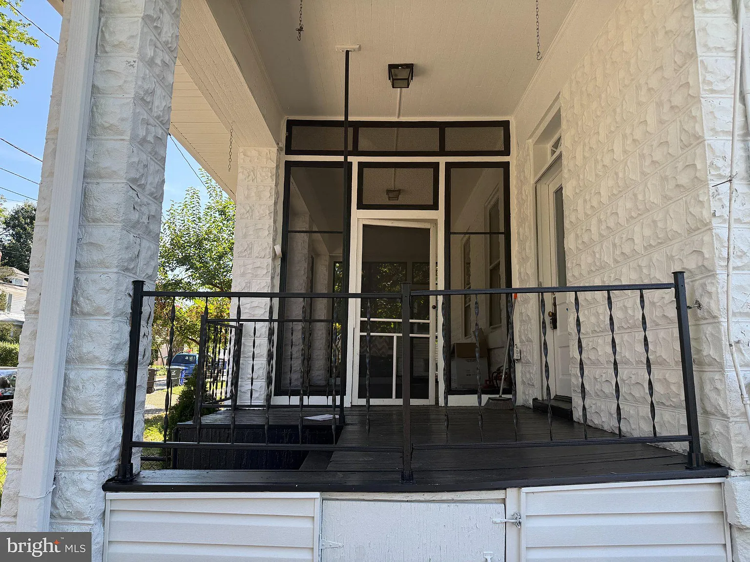 4 bed, 2.0 bath, 1760 sqft, $4,490 — Photo 4