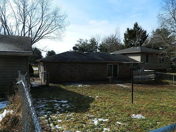4th image of 3930 Dowds Dr