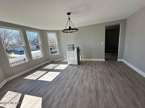5th image of 601 N Jameson Ave