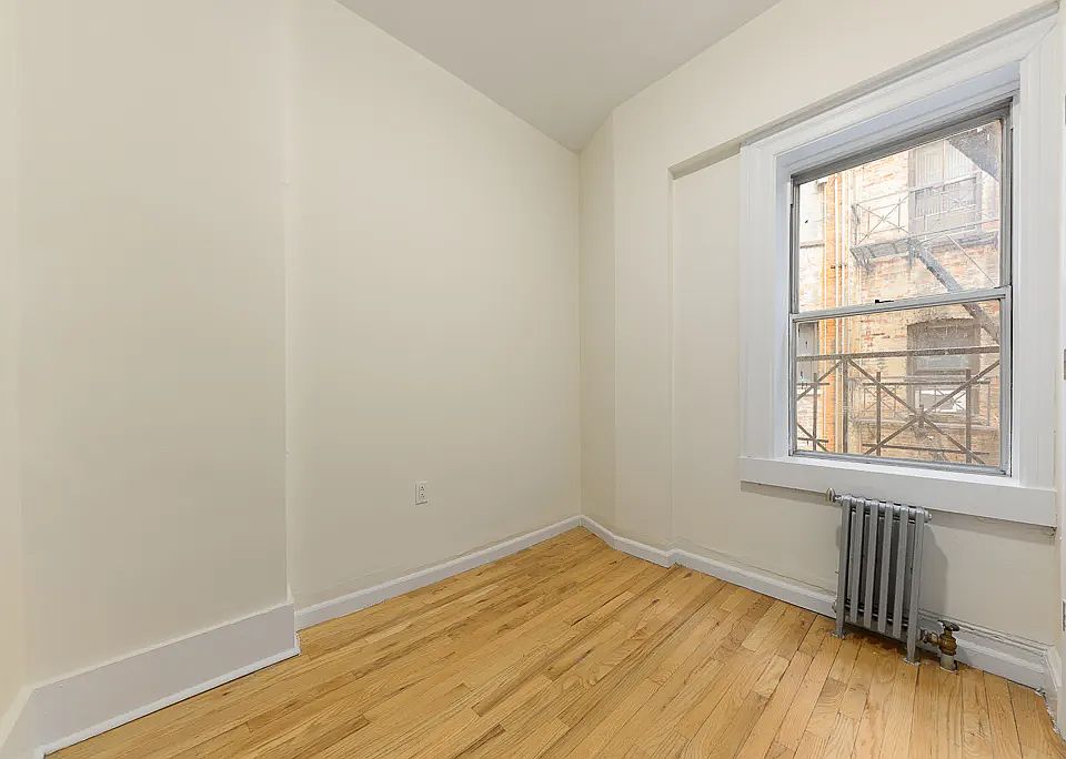 1st image of 339 E 12th St #A12b