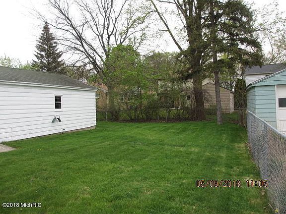 2nd image of 332 Rosemary St SE