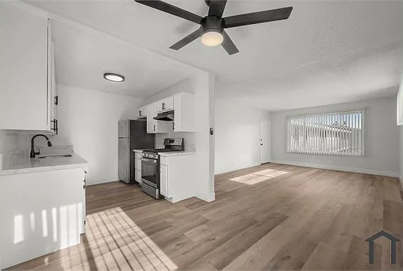 3933 Nicolet Ave #12 — Photo 9