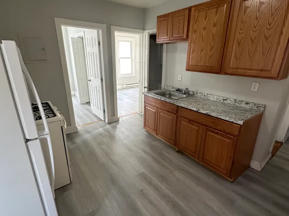 76 Oak St #2, Waterbury, CT 06704