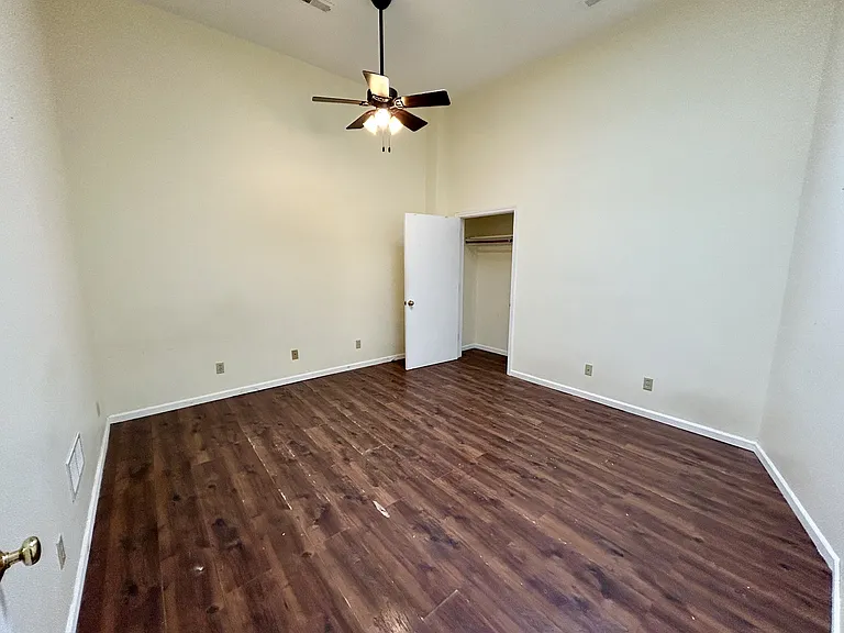 202 1/2 S Main St #2 — Photo 7