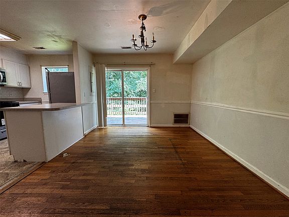 5th image of 285 Merrimac Trl APT 27