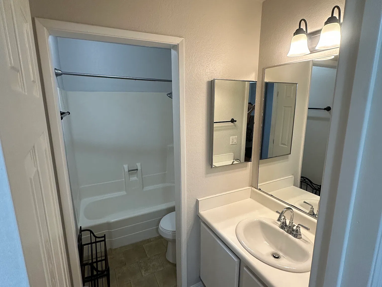 1 bed, 710 sqft, $1,995 — Photo 4