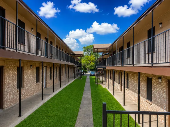 Southwest Apartments - Comfortable living in the heart of Euless