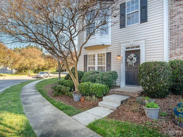 8025 Bristle Toe Ln, Charlotte, NC 28277