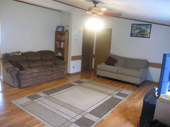 4th image of 350 Pyramid Pines Est