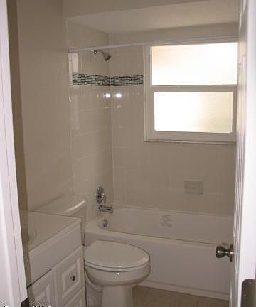 5th image of 1021 Porpoise Dr