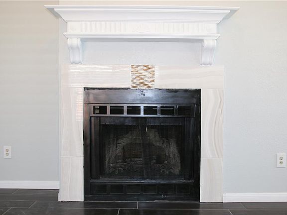 4th image of 4724 Poppy Dr E