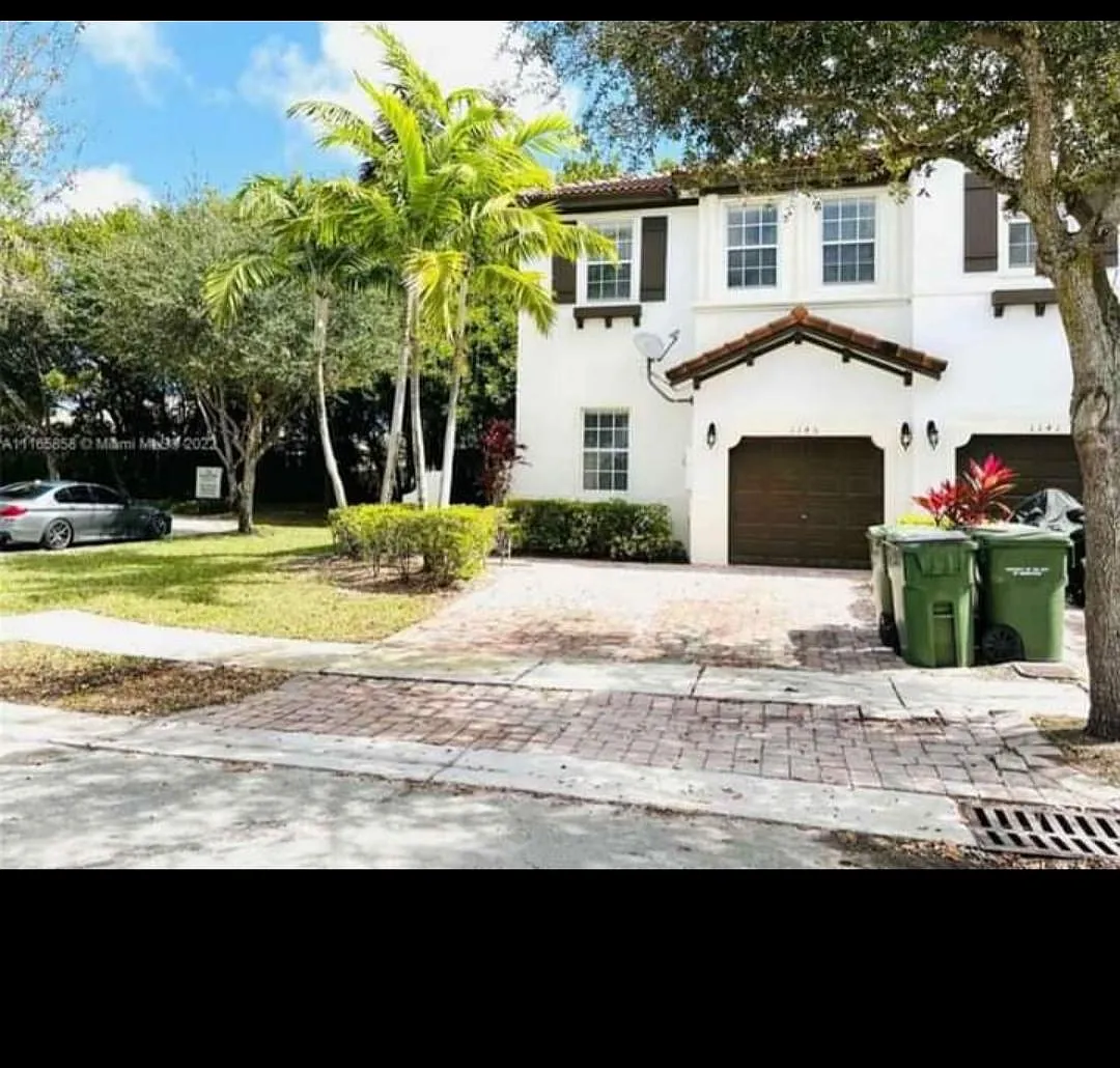 3 bed, 2.5 bath, $3,100 — Photo 2