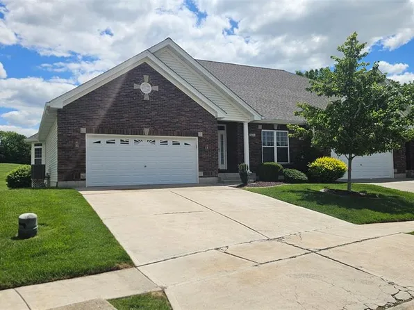 2438 Golden Bear Way #706A, Wentzville, MO 63385