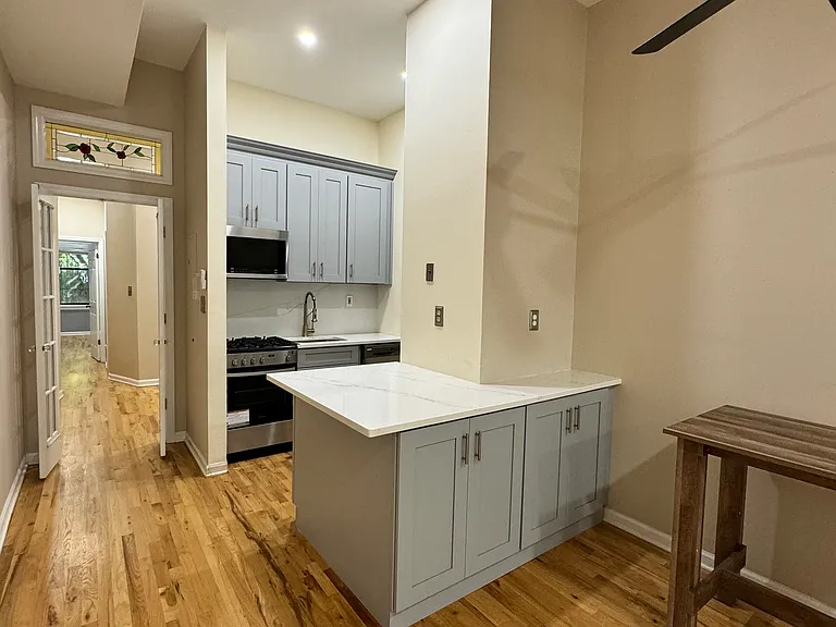 157 14th St #1R — Photo 15