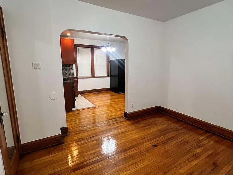 7022 S Maplewood Ave #1R — Photo 2