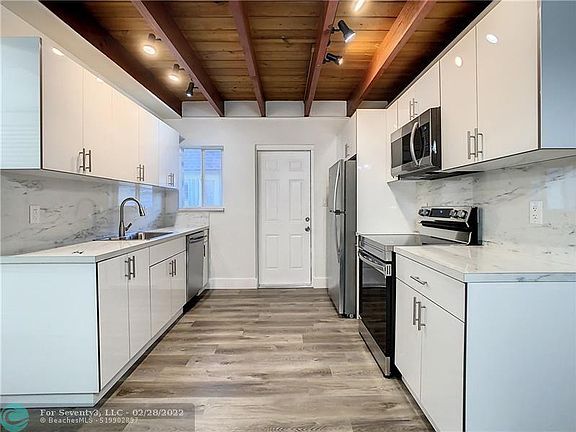 3rd image of 234 NE 9th Ave #234