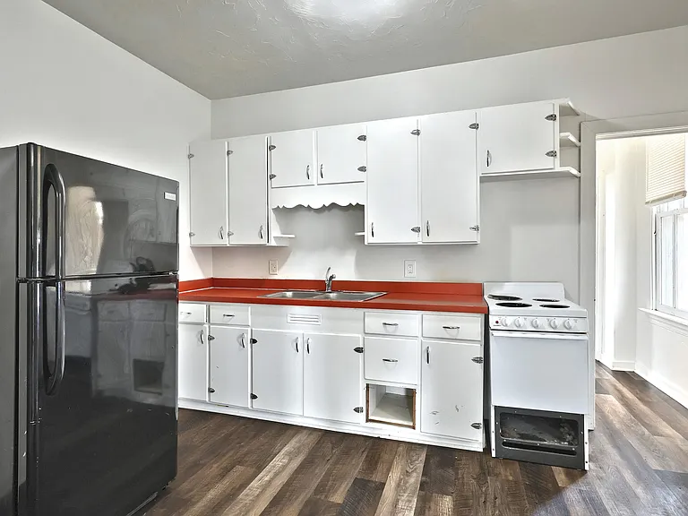 301 N Queen St #1 — Photo 10