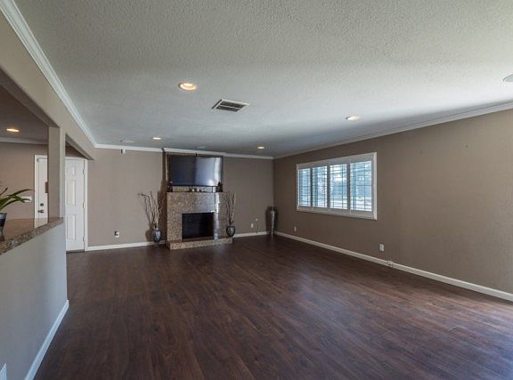 3rd image of 3801 California Ave