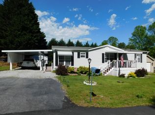 6 Ridgestone Dr, Hendersonville, NC 28792