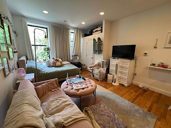 4th image of 2461 Frederick Douglas Blvd #33