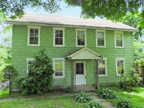 595 S Delaware Dr, Mount Bethel, PA 18343