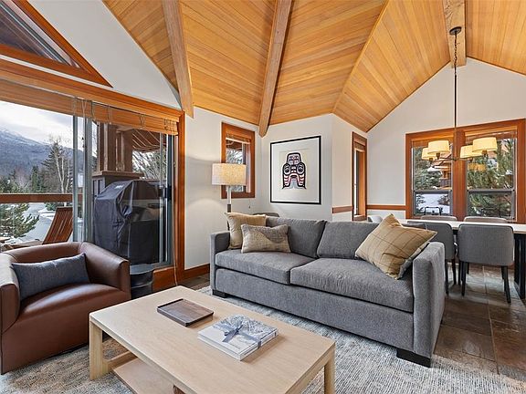 3rd image of 4847 Casabella Cres #A