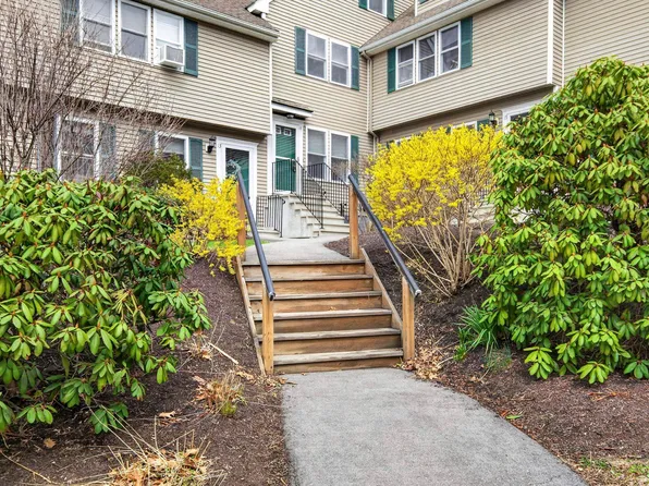 30 Charter Street #14, Exeter, NH 03833