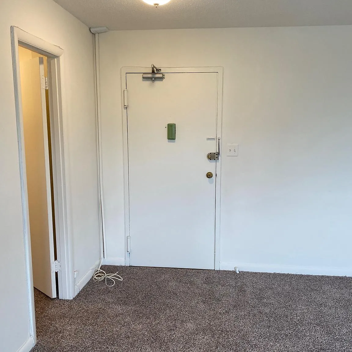 Studio, 1.0 bath, 400 sqft, $1,750 — Photo 2