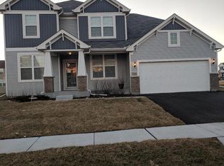 744 Rochester Ln, South Elgin, IL 60177