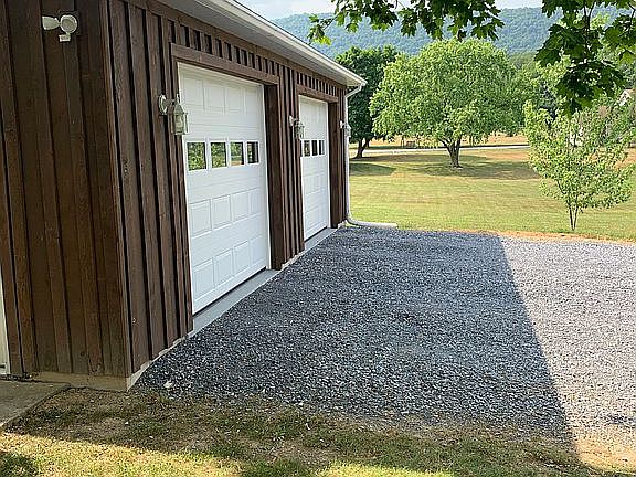 3rd image of 3298 Enola Rd