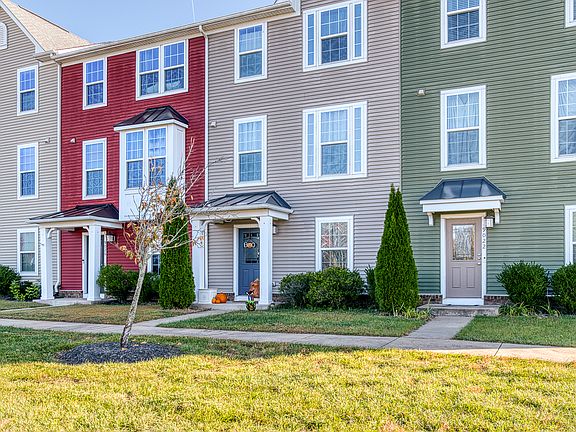 3rd image of 9024 Randolph Cir