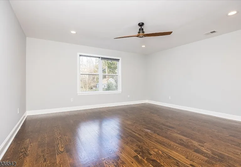 132 N Fullerton Ave — Photo 10