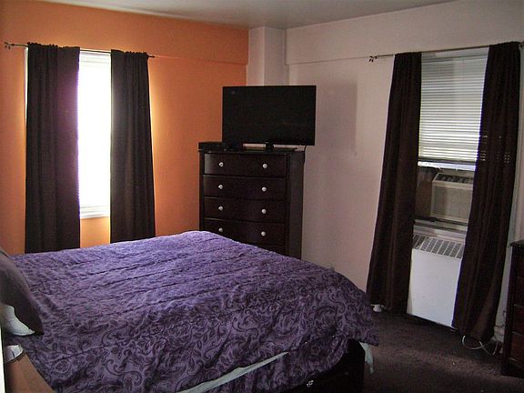 3rd image of 7 Fordham Hill Oval APT 5G