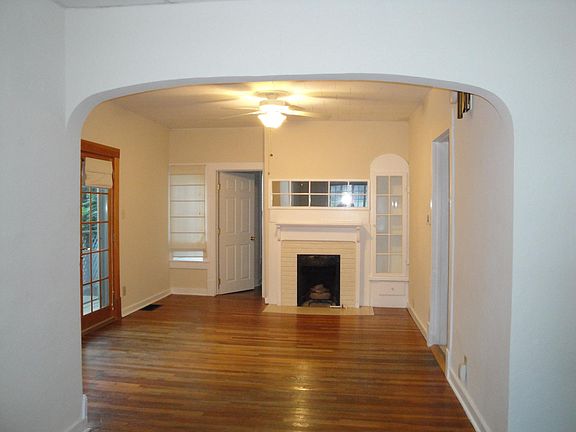 Gas fireplace