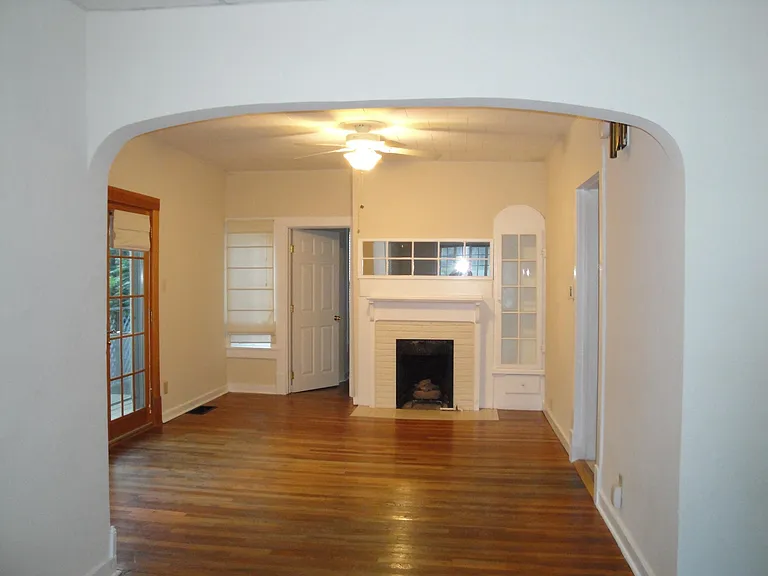 Gas fireplace