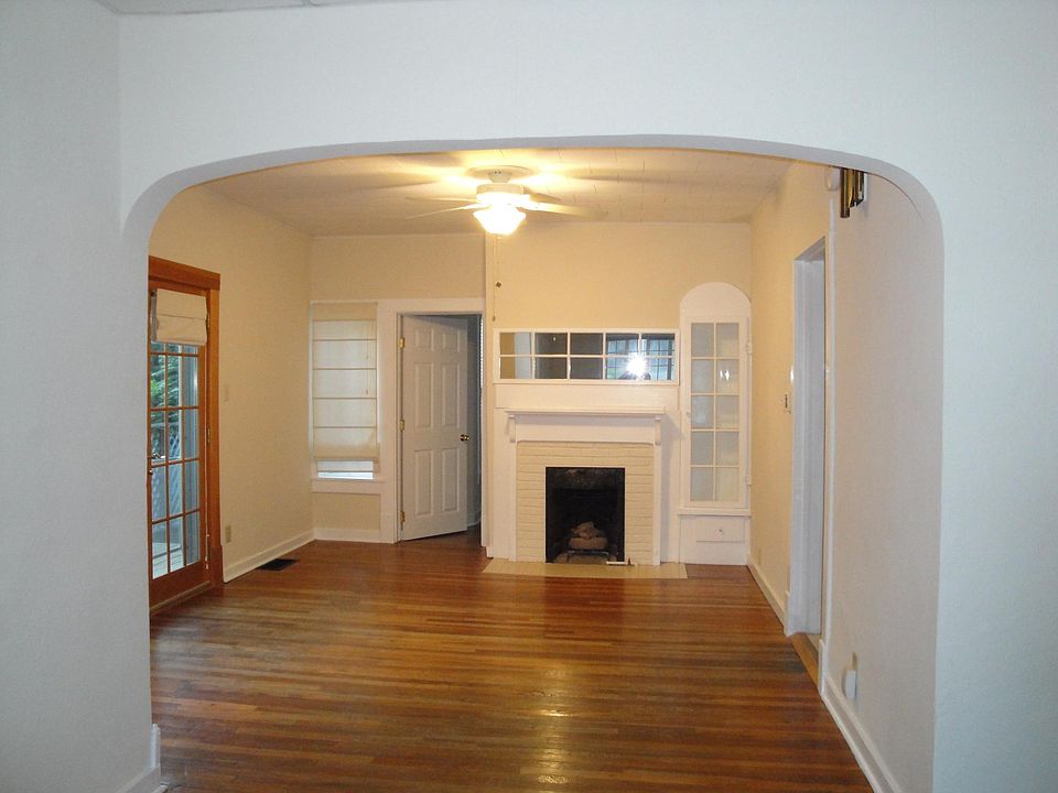 Gas fireplace