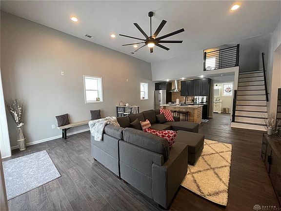 3rd image of 118 Mill St