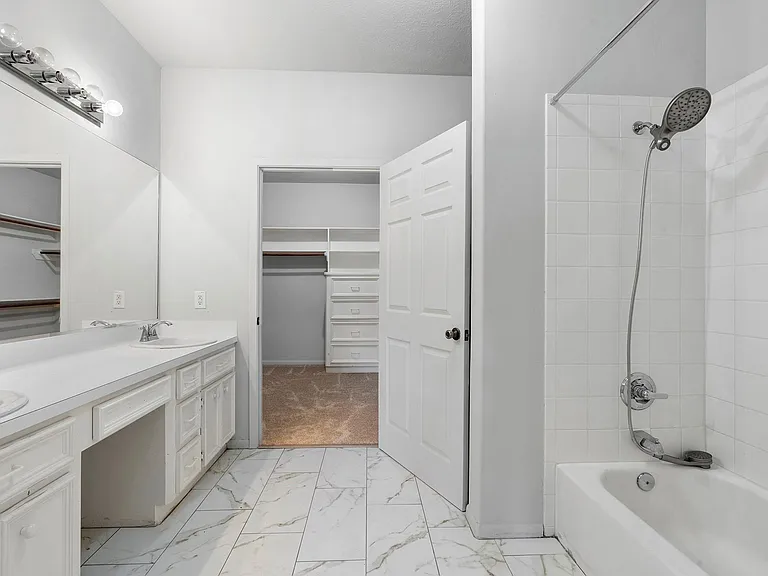 1310 E James St #18 — Photo 11