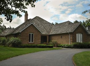 6779 W Creekside Dr, Long Grove, IL