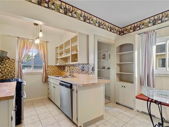 4th image of 2181 Cottage Grove Dr