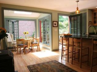 46 Hudson Pl, Cambridge, MA 02138