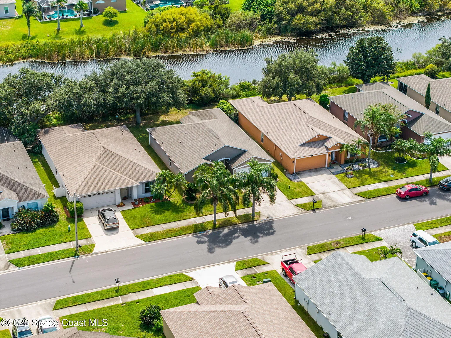 3 bed, 2.0 bath, 1600 sqft, $2,400 — Photo 4