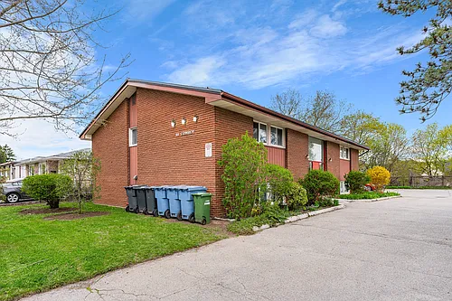 111 Conroy Cres Photo 1 111 Conroy Cres Photo 1